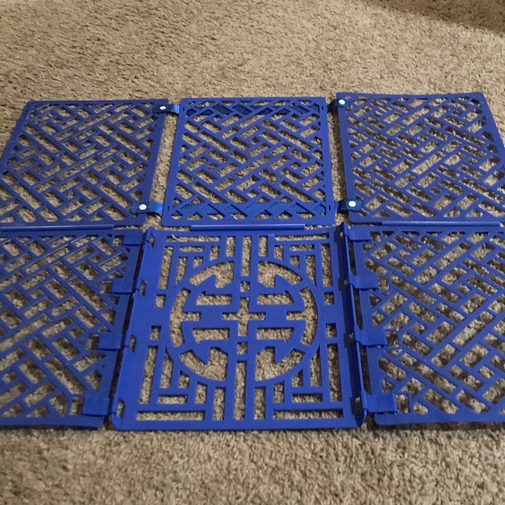 Shirt folding board
